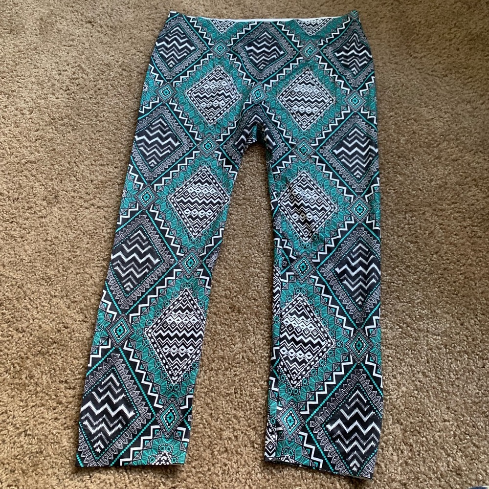 Patterned Capri Leggings